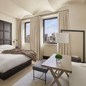 Superior King Room City View